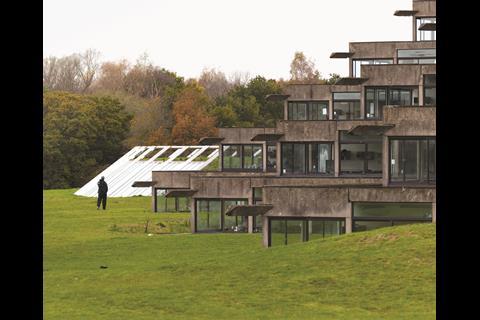 Lasdun conceived the buildings as "outcrops" 
